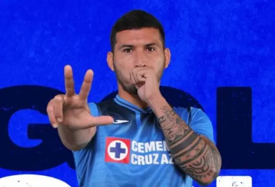 El futbolista paraguayo se lució con un golazo en la cancha del Estadio Azteca. El futbolista paraguayo se lució con un golazo en la cancha del Estadio Azteca.