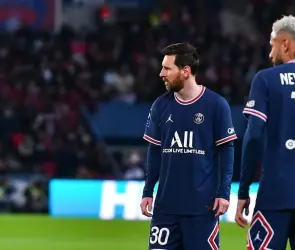 VIDEOS: Aficionados del PSG insultan a Messi y van a casa de Neymar a pedir su salida