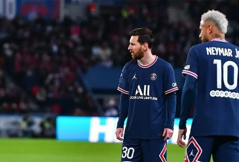 Lionel Messi y Neymar fueron objeto de abucheos por la afici&oacute;n del PSG
