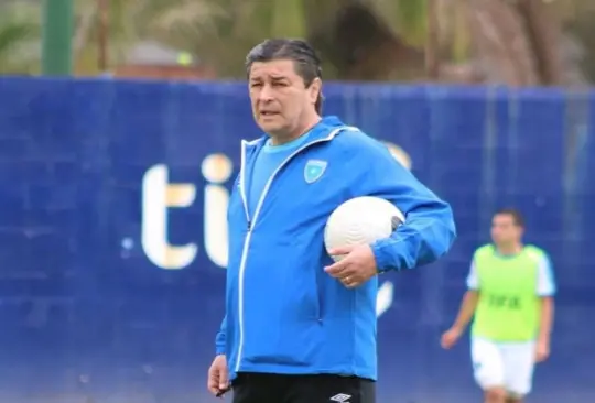 Luis Fernando Tena ya tendrá dos partidos en las próximas semanas. Luis Fernando Tena ya tendrá dos partidos en las próximas semanas.