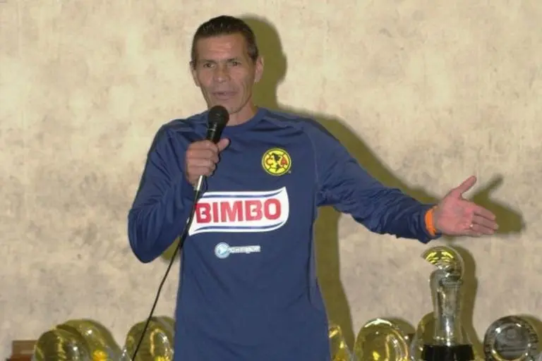 Alfredo Tena dirigió al América en el Apertura 2011 - Facebook Club América