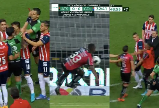 Gol anulado, pelea y expulsiones, así el primer tiempo entre Atlas y Chivas