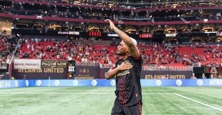 Instagram - @josefmartinez17