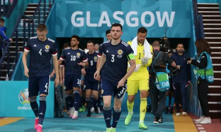 @andyrobertson94