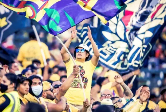 Aficionados del América en el estadio Aficionados del América en el estadio