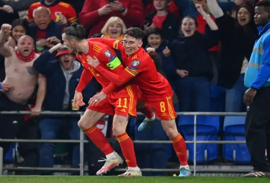 Gareth Bale guió a Gales al triunfo.