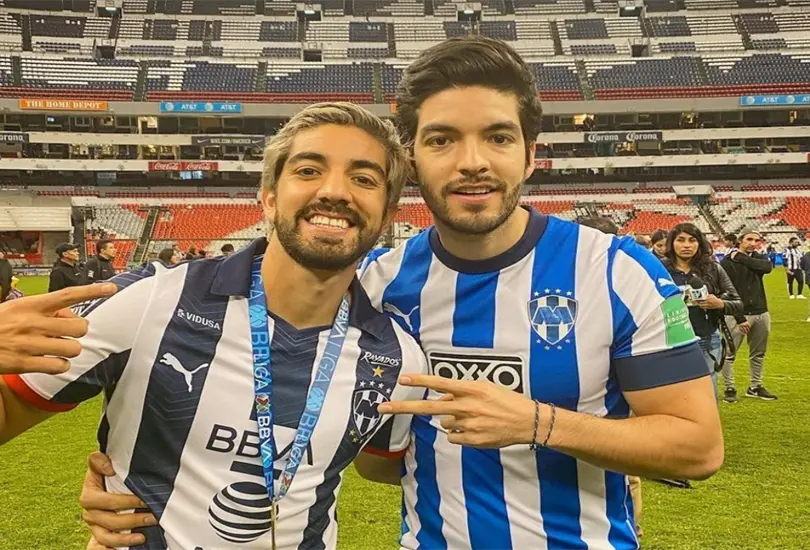 El jugador de Rayados, Rodolfo Pizarro, tiene un hermano llamado Uriel del que no se conoce mucho, pero tambi&eacute;n es un atleta.