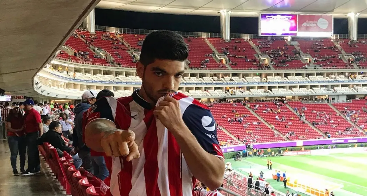 En una entrevista para la revista Chic Magazine asegur&oacute; que en alg&uacute;n momento tambi&eacute;n sigui&oacute; los pasos de Rodolfo en el futbol.