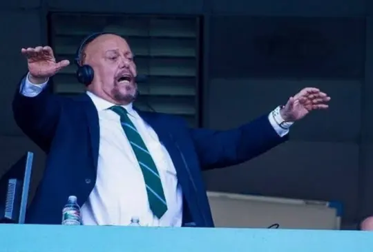 Enrique Perro Bermúdez es una de las voces más emblemáticas dentro del futbol mexicano.