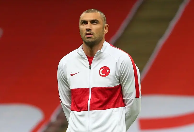 Burak Yilmaz lamentó su penal fallado vs Portugal Burak Yilmaz lamentó su penal fallado vs Portugal