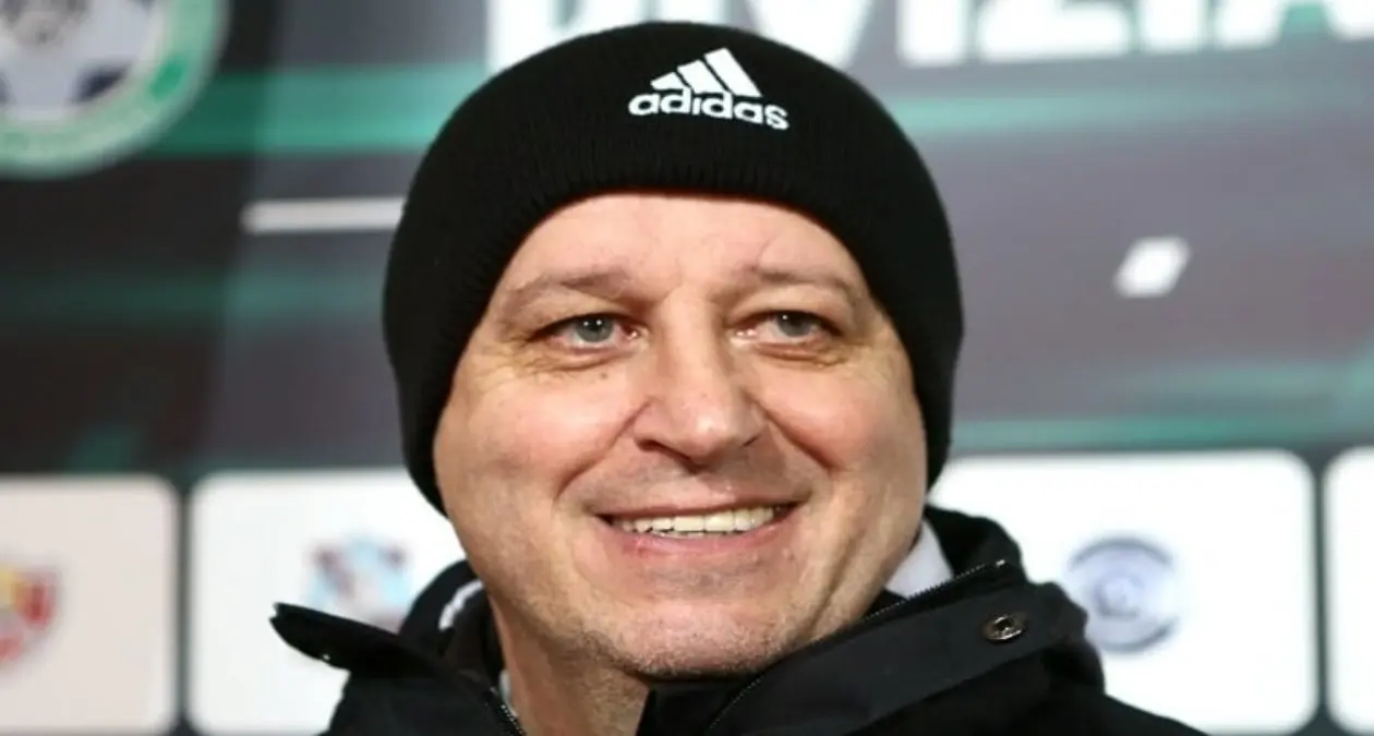 "Que Dios proteja a mi DT Yuriy que se fue a Ucrania", dijo el jugador peruano, Gustavo Dulanto.