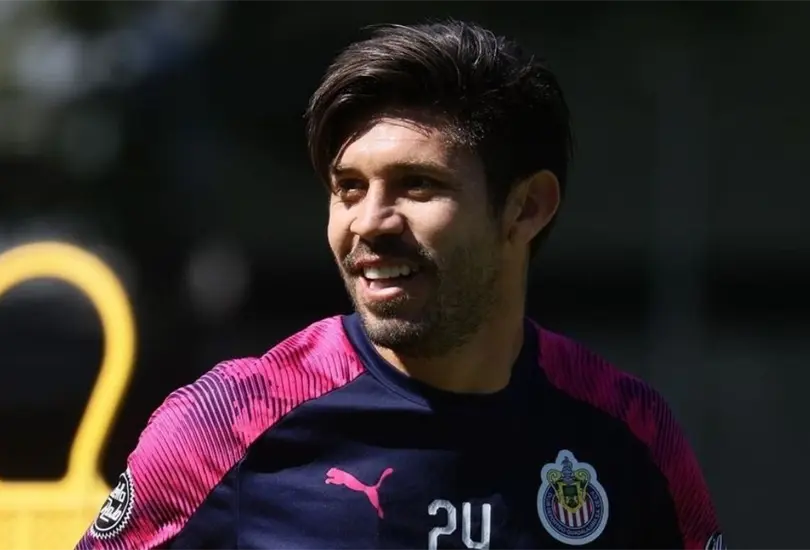 El exdelantero de las Chivas fue cuestionado por la afición mexicana luego de que compartió un polémico mensaje en redes sociales. El exdelantero de las Chivas fue cuestionado por la afición mexicana luego de que compartió un polémico mensaje en redes sociales.