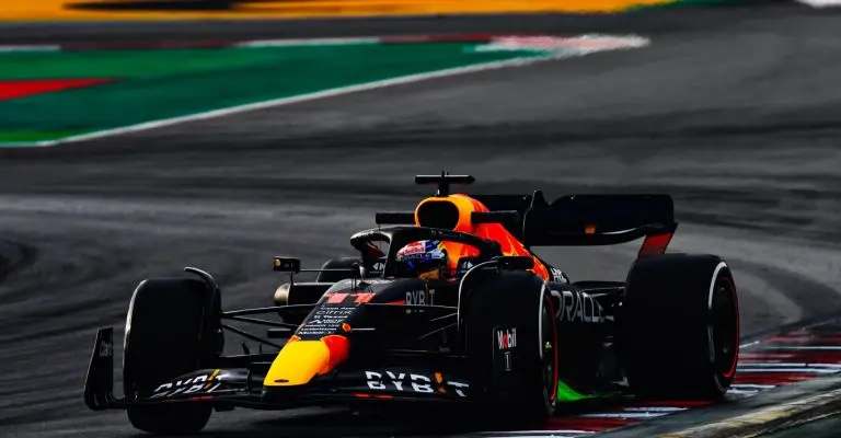 Checo Pérez en las pruebas de F1 en Barcelona - Twitter @F1