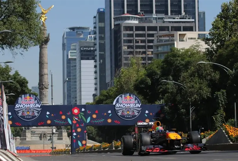 Paseo de la Reforma recibi&oacute; a 100 mil aficionados para Red Bull Show Run 2021