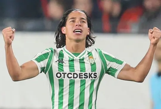 Capitán del Betis compara estatura de Lainez con tamaño de la Copa del Rey