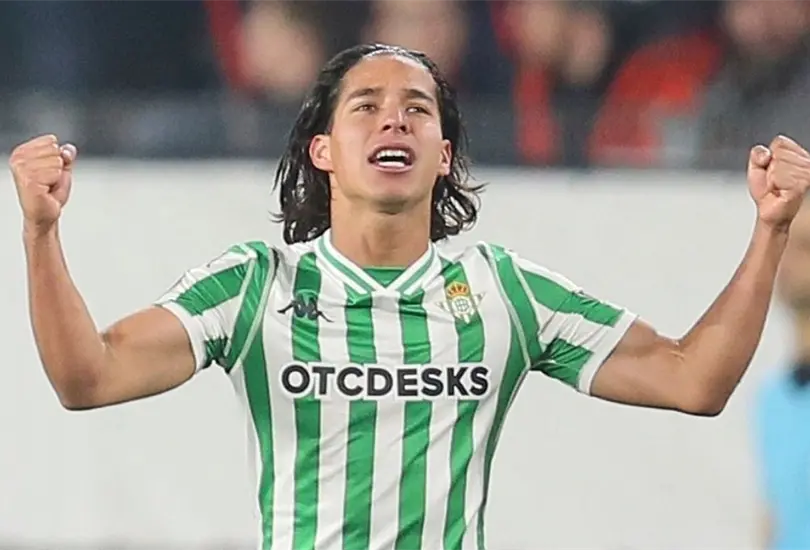 Capitán del Betis compara estatura de Lainez con tamaño de la Copa del Rey Capitán del Betis compara estatura de Lainez con tamaño de la Copa del Rey