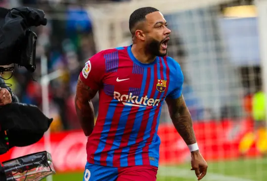 Memphis Depay celebra el gol del triunfo del Barcelona sobre el Elche