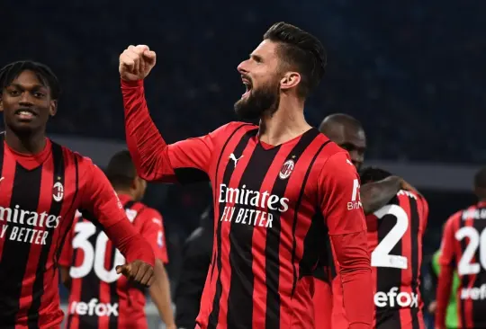 Olivier Giroud le dio el triunfo al AC Milan sobre el Napoli