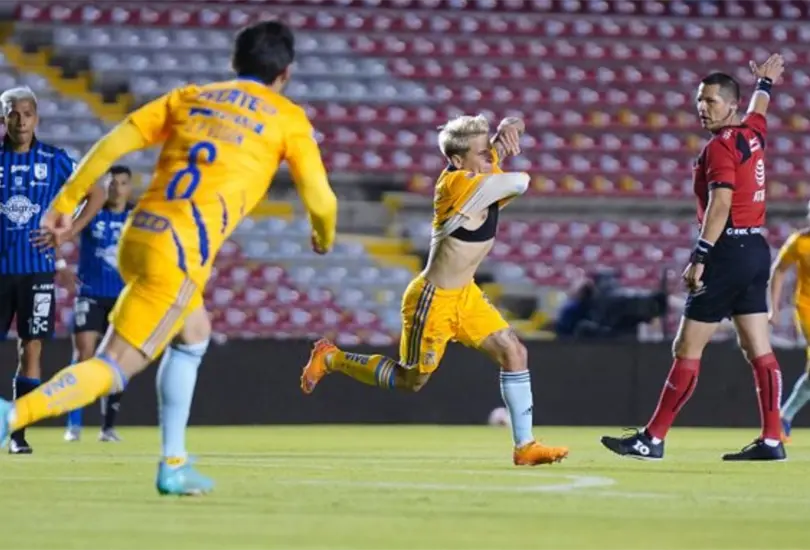 Yeferson Soteldo mete un GOLAZO y es expulsado por quitarse la playera Yeferson Soteldo mete un GOLAZO y es expulsado por quitarse la playera