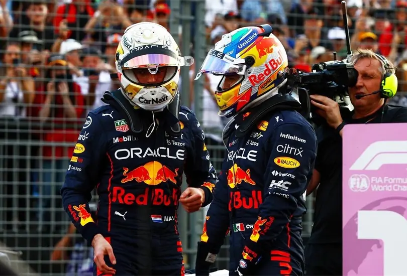 Helmut Marko comentó que Checo Pérez estuvo en el mismo nivel que Max Verstappen Helmut Marko comentó que Checo Pérez estuvo en el mismo nivel que Max Verstappen