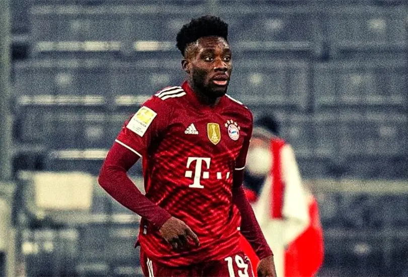 El futbolista canadiense reprueba la capitanía del defensa alemán del Manchester United. El futbolista canadiense reprueba la capitanía del defensa alemán del Manchester United.