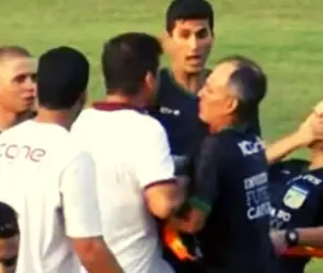 Entrenador brasileño agrede a una árbitra y lo despiden de su cargo