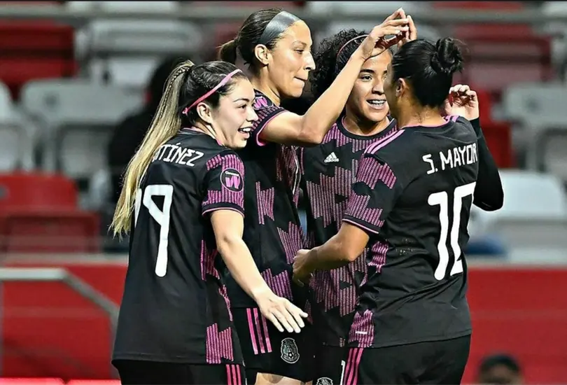 La Selección Mexicana Femenil celebra su victoria a Puerto Rico. La Selección Mexicana Femenil celebra su victoria a Puerto Rico.