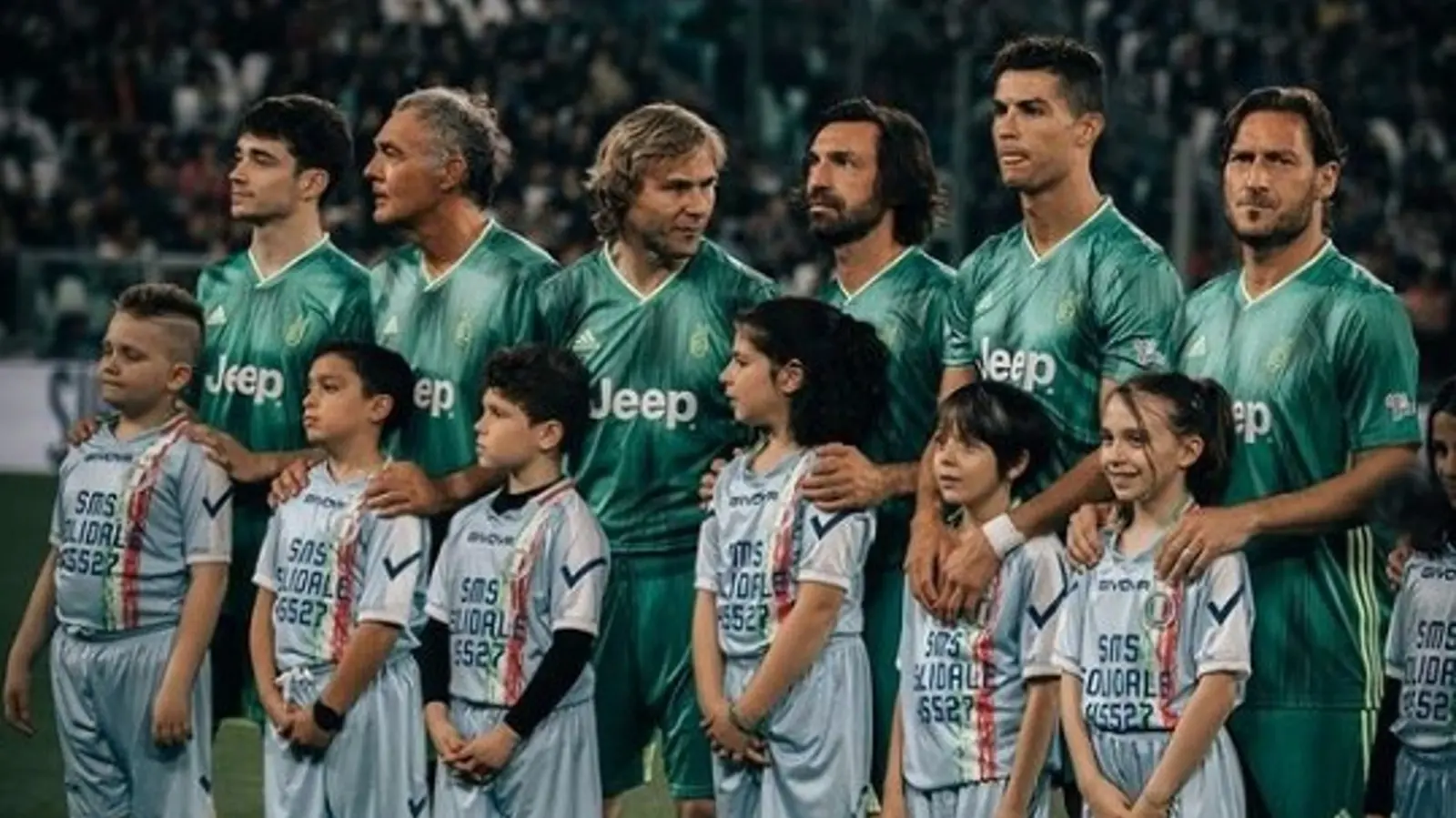 Ha participado en varios partidos benéficos junto a grandes futbolistas como Cristiano Ronaldo.