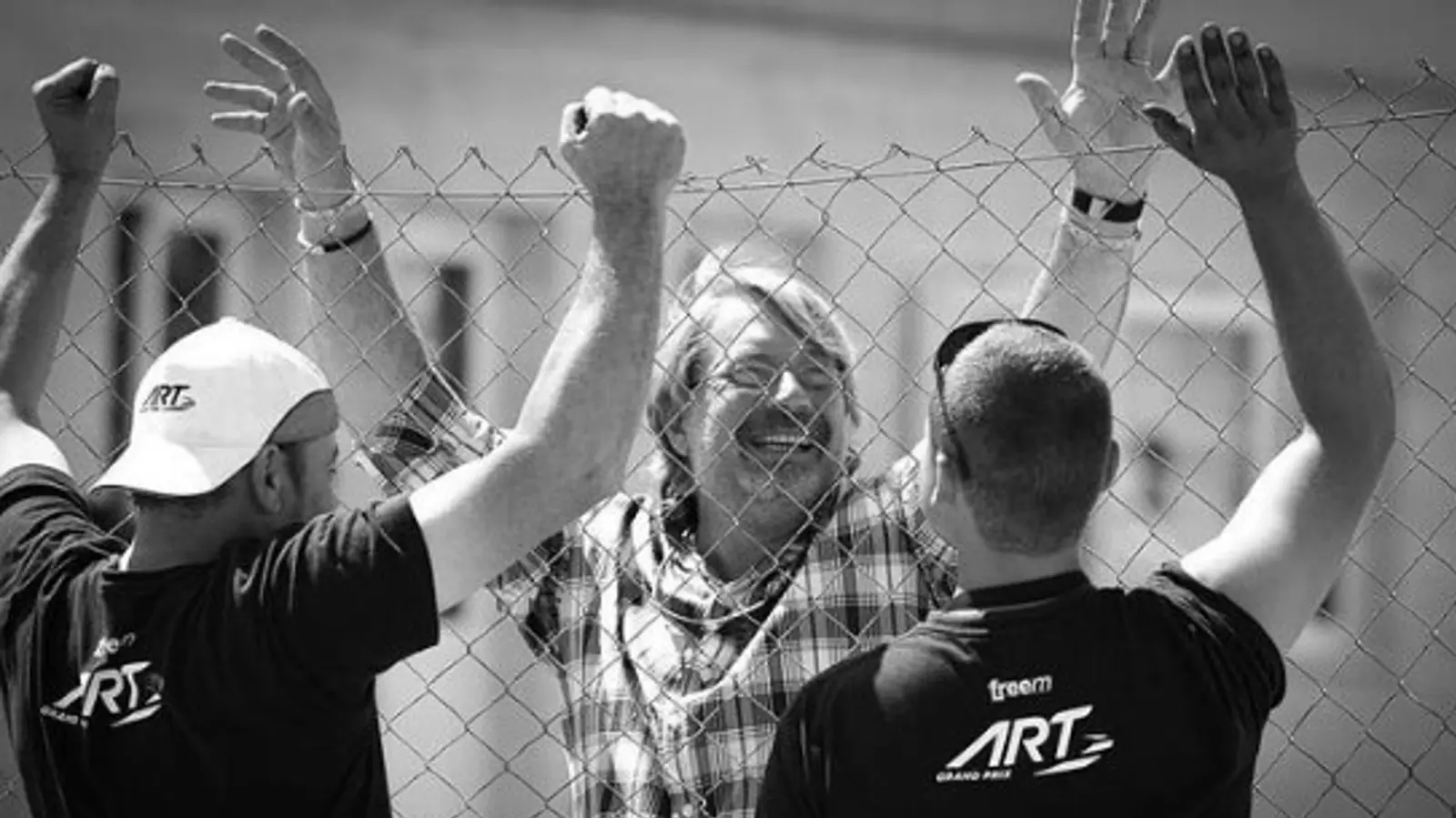 Pero Charles atravesaría un difícil momento por su padre enfermo; antes de morir, le mintió asegurándole que debutaría en la F1 con Sauber.