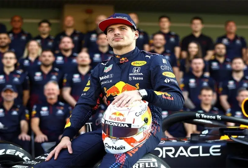 Max Verstappen tiene 24 a&ntilde;os, es de origen neerland&eacute;s y ya fue campe&oacute;n de la F&oacute;rmula 1. Su escuder&iacute;a es Red Bull. 