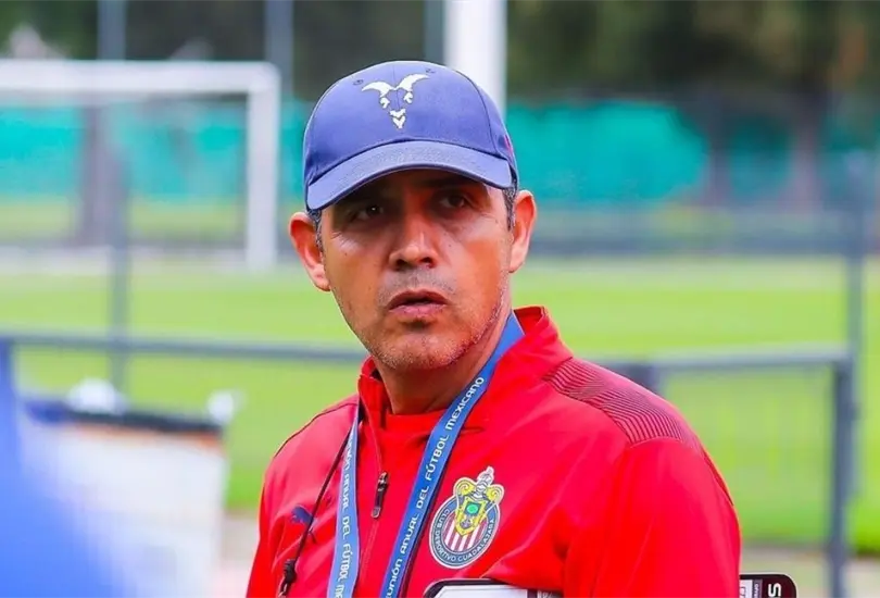 El t&eacute;cnico interino tiene cuatro partidos para levantar el rumbo de las Chivas.