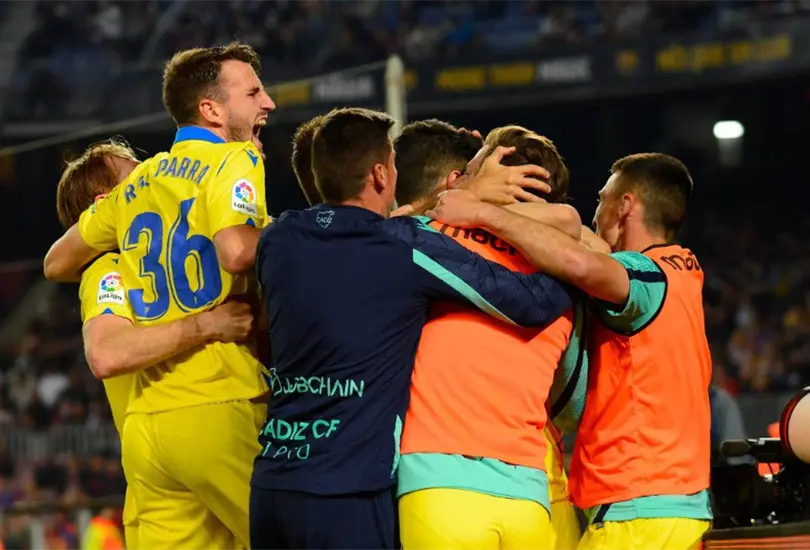 &iexcl;En picada! Barcelona pierde contra el C&aacute;diz en medio de protestas de su afici&oacute;n