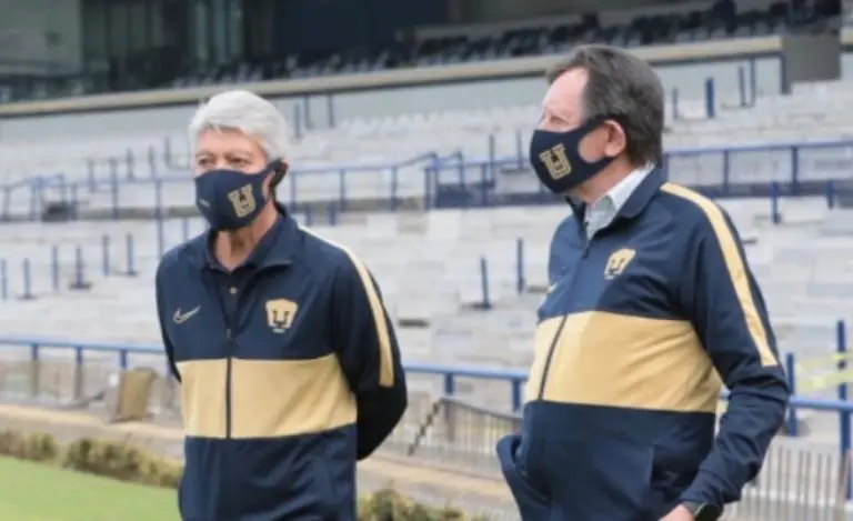 Twitter - @PumasMX