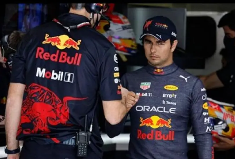 Checo corre su segunda temporada con RB Checo corre su segunda temporada con RB