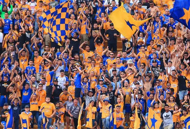 La afición de Tigres en El Volcán La afición de Tigres en El Volcán
