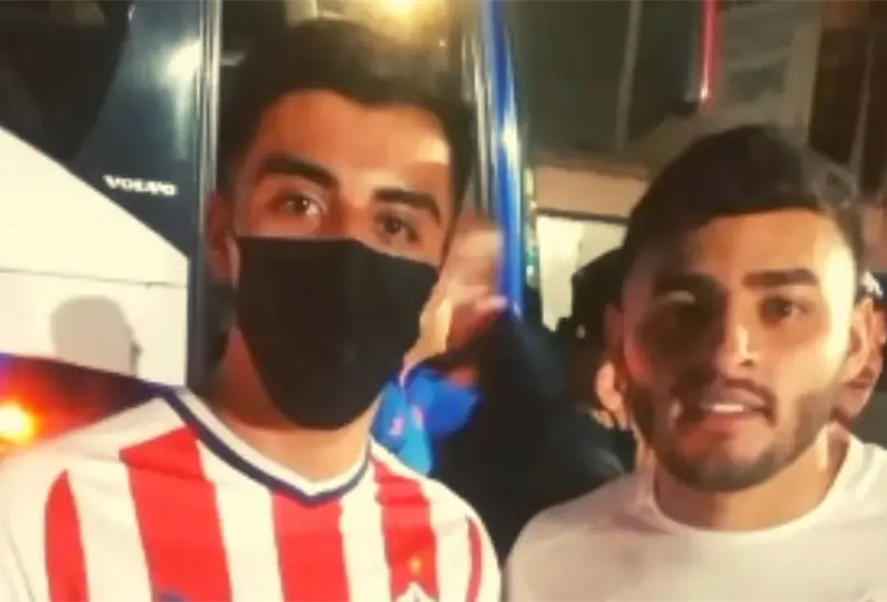El seguidor de Chivas comparti&oacute; en sus redes sociales la emotiva an&eacute;cdota que vivi&oacute; con Alexis Vega.