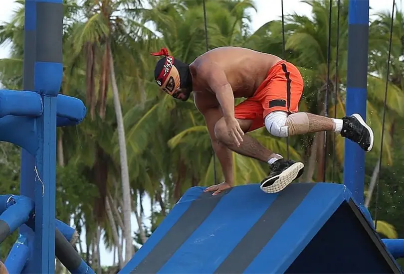El luchador sali&oacute; abruptamente del programa y con m&uacute;ltiples lesiones