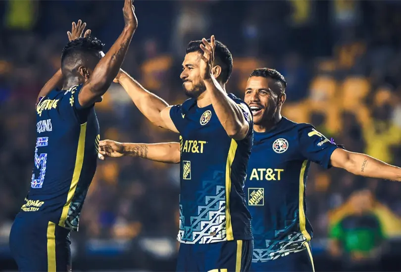 Henry Martín celebra su gol junto a Pedro Aquino. Henry Martín celebra su gol junto a Pedro Aquino.