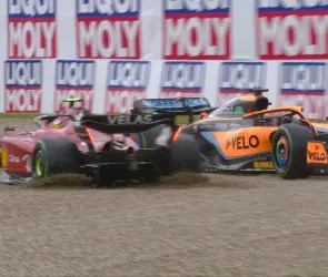 Sainz queda fuera del GP Emilia Romagna tras golpe con Ricciardo