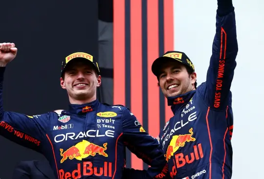 Max Verstappen y Checo Pérez hicieron el 1-2 en el GP de Emilia Romagna