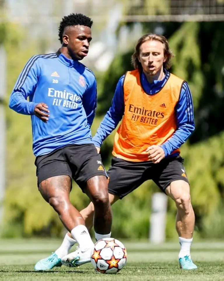 Vinícius y Modrid serán fundamentales para el Real Madrid en el duelo que sostendrán ante el Manchester City. Foto: Twitter @realmadrid