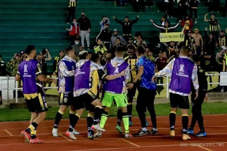 Futbolistas del Táchira celebran el triunfo en Libertadores - @DvoTachira