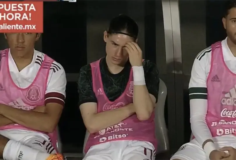 Marcelo Flores en la banca de la Selecci&oacute;n Mexicana.