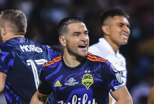 Nicolás Lodeiro celebra su doblete ante Pumas.