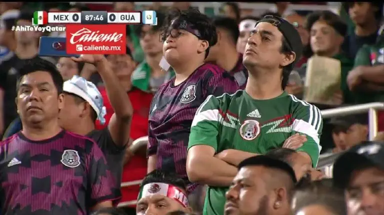 Aficionados en el México vs Guatemala - Captura de pantalla