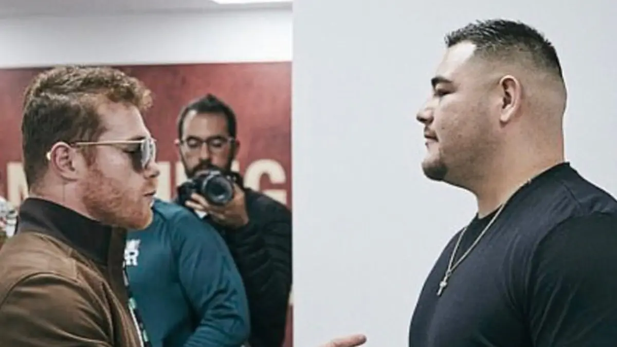 Andy Ruiz Jr. se unió al Canelo Team en mayo del 2020 después de que perdió la revancha con Anthony Joshua en diciembre del 2019, donde se disputaron varios títulos de la categoría de los pesos pesados. 