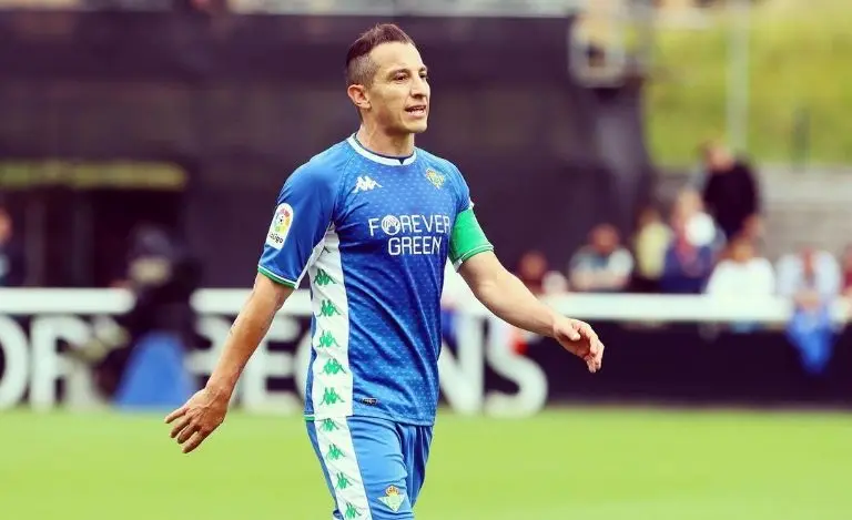 Andrés Guardado se ha ganado el cariño de la afición bética. Foto: Instagram @andresgua18