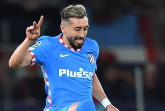 El mediocampista mexicano no viajó a Inglaterra con el resto del equipo por estar lesionado. El mediocampista mexicano no viajó a Inglaterra con el resto del equipo por estar lesionado.