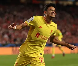 D&iacute;az brilla en el triunfo del Liverpool en Champions; Konat&eacute; regala un gol al Benfica