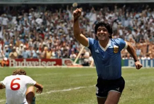 Maradona celebra el Gol del Siglo ante Inglaterra.